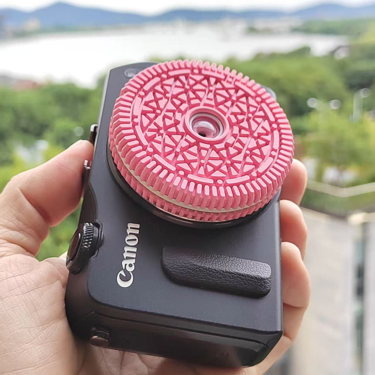 Retropia® Pink Edition – Limited Charity Release